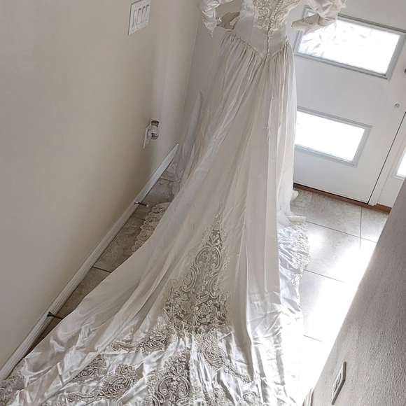 VINTAGE  18TH CENTURY ROCOCO INSPIRED  WEDDING GOWN - Picture 13 of 16